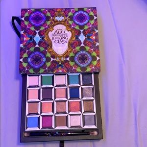 Urban decay Alice in wonderland pallet